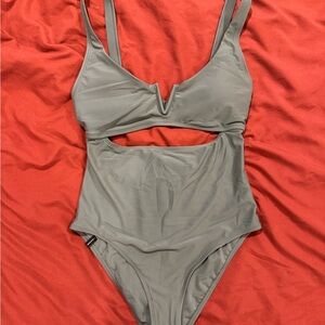 Body Glove Olive Green One-Piece Swimsuit with Front Cutout size Large